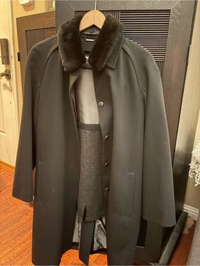 Women Sanyo coat  Black Wool Coat with Faux Fur Collar